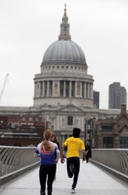 Olimpia ideje alatt DHL fut� fut�rok