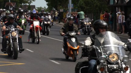 Harley-Davidson Open Road Fest motoros felvonul�s 2012