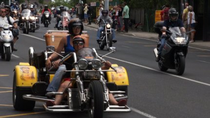 Harley-Davidson Open Road Fest motoros felvonul�s 2012