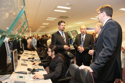 HungaroControl l�gt�rszimul�ci�s k�zpont. Center of Research, Development and Simulation (CRDS) 