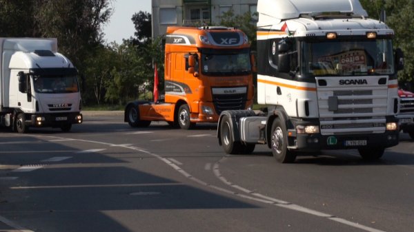 Kamionos felvonul�s