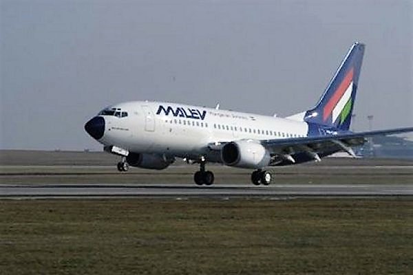 Malév 737