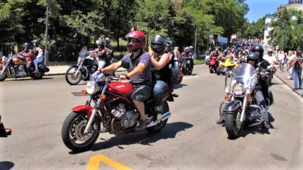 Harley-Davidson Open Road Fest motoros felvonul�s