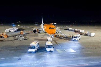 TNT Express Boeing 767