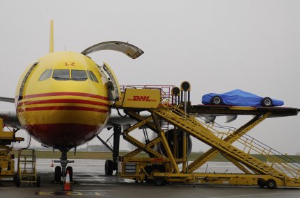 F 1 DHL sz�ll�t�s Budapestre