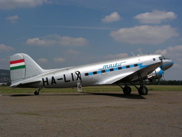 Malév LI-2