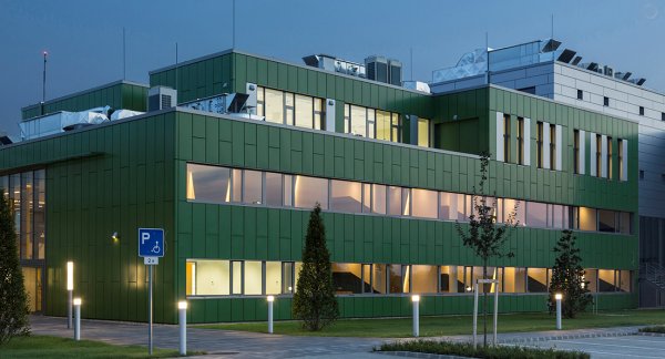Pharma-Flight kutató-képző központ Debrecenben