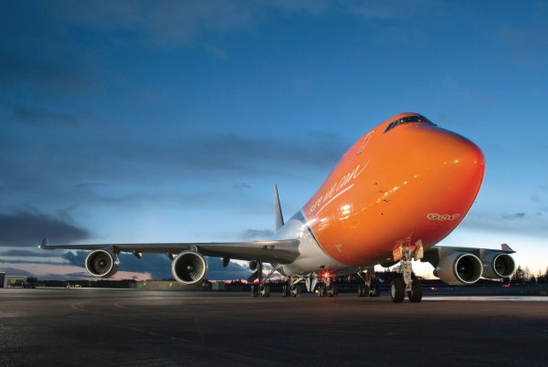 TNT Boeing 747 400